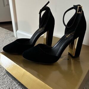 Lulus Laura Black Velvet Ankle Strap Heels size 7.5